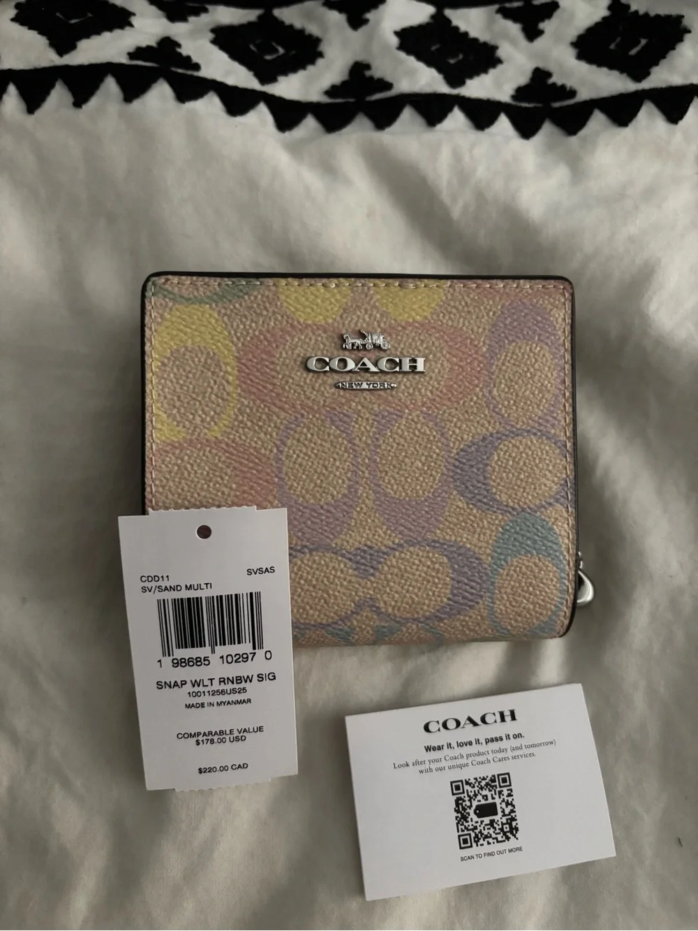 NWT-Coach Rainbow Multicolor Signature Snap Small Wallet